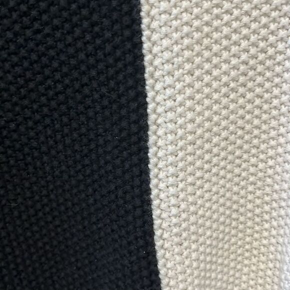 TODD & DUNCAN Black and White Color Block Cropped Long Sleeve Sweater, Size S - Picture 5 of 9
